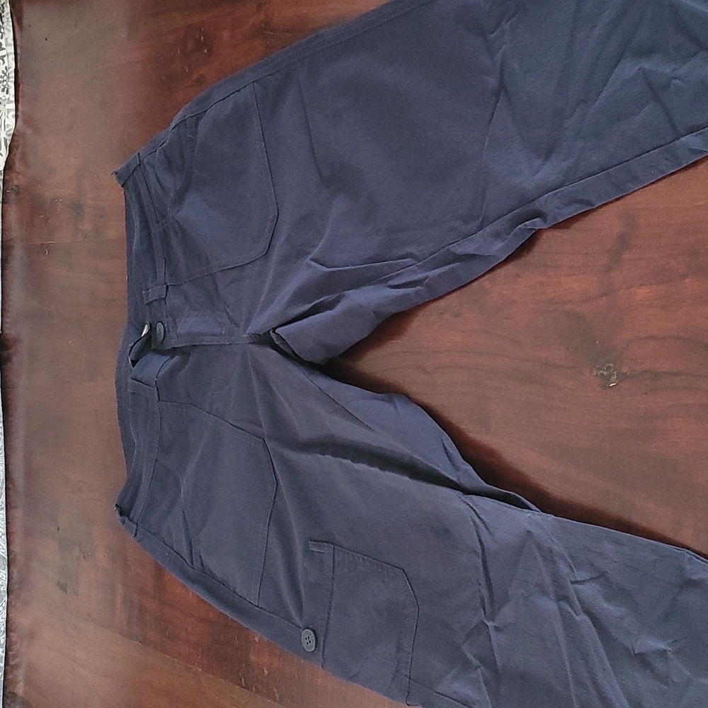 Northface size 8 hiking pants